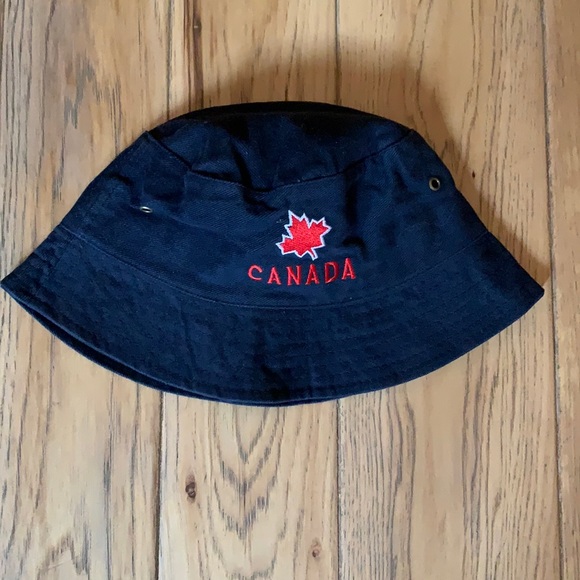 Accessories - ✨FREE add-on to any Bundle✨ Canada Bucket Hat